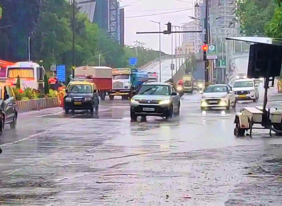 Monsoon Cab Sale: Best Cab Services in Mumbai During Teej and Saawan